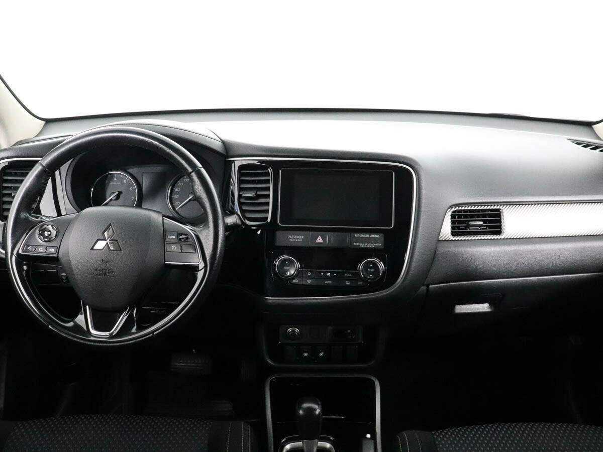 Купить Mitsubishi Outlander с пробегом. Фото: #10