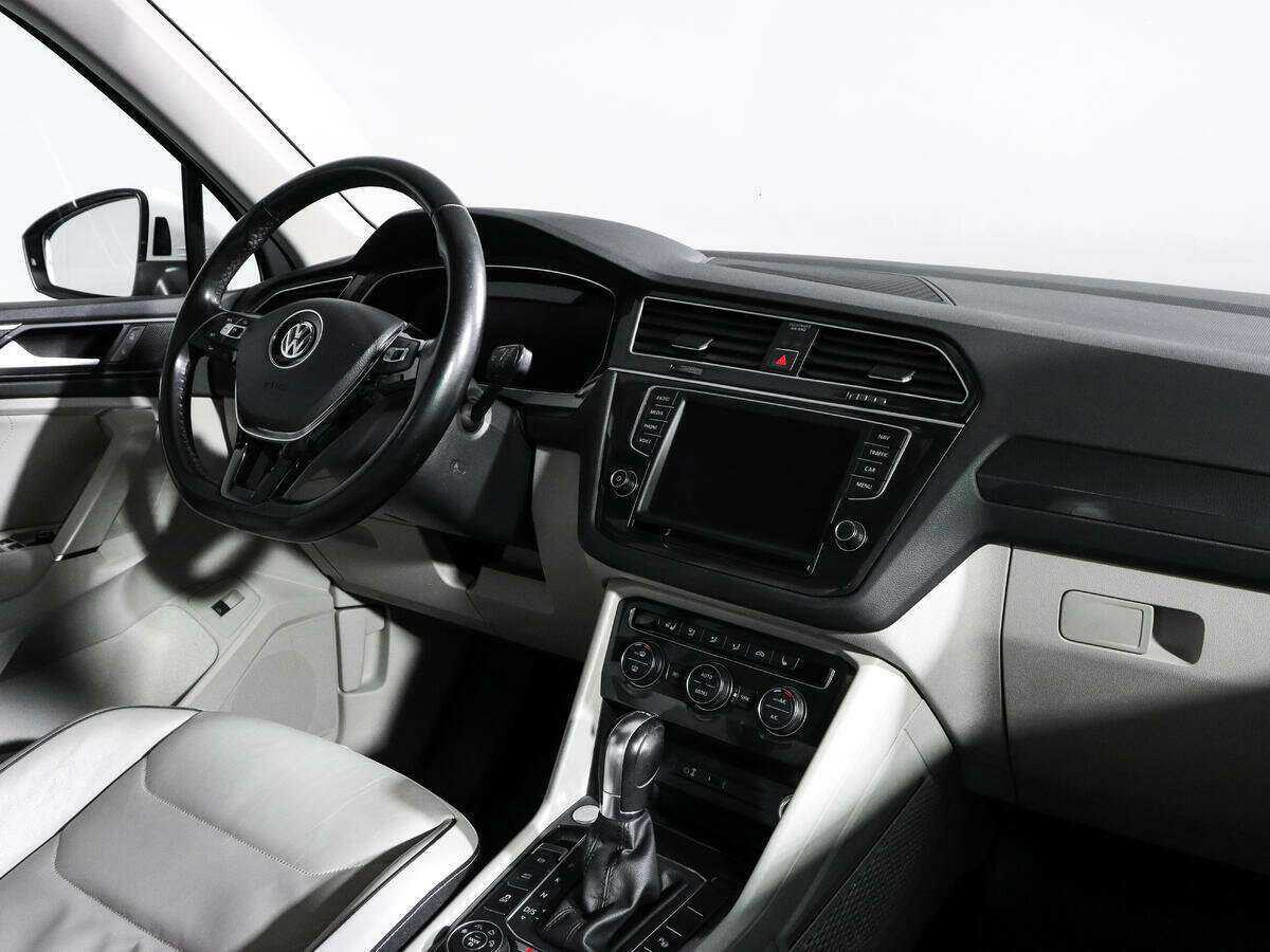 Купить Volkswagen Tiguan с пробегом. Фото: #6