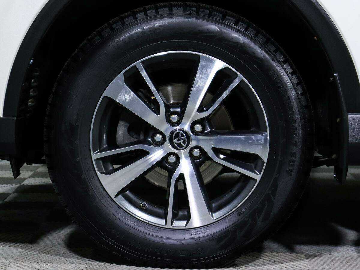 Купить Toyota RAV4 с пробегом. Фото: #19