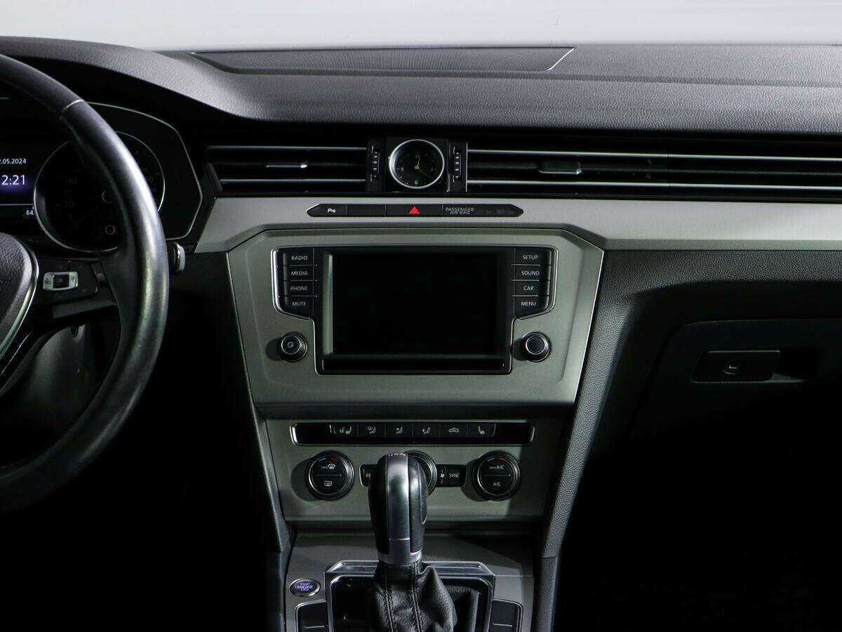 Купить Volkswagen Passat с пробегом. Фото: #12