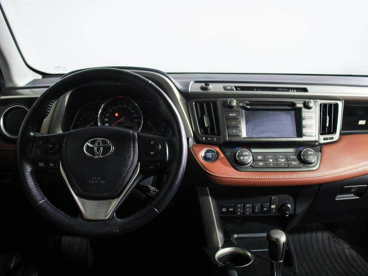 Купить Toyota RAV4 с пробегом. Фото: #8
