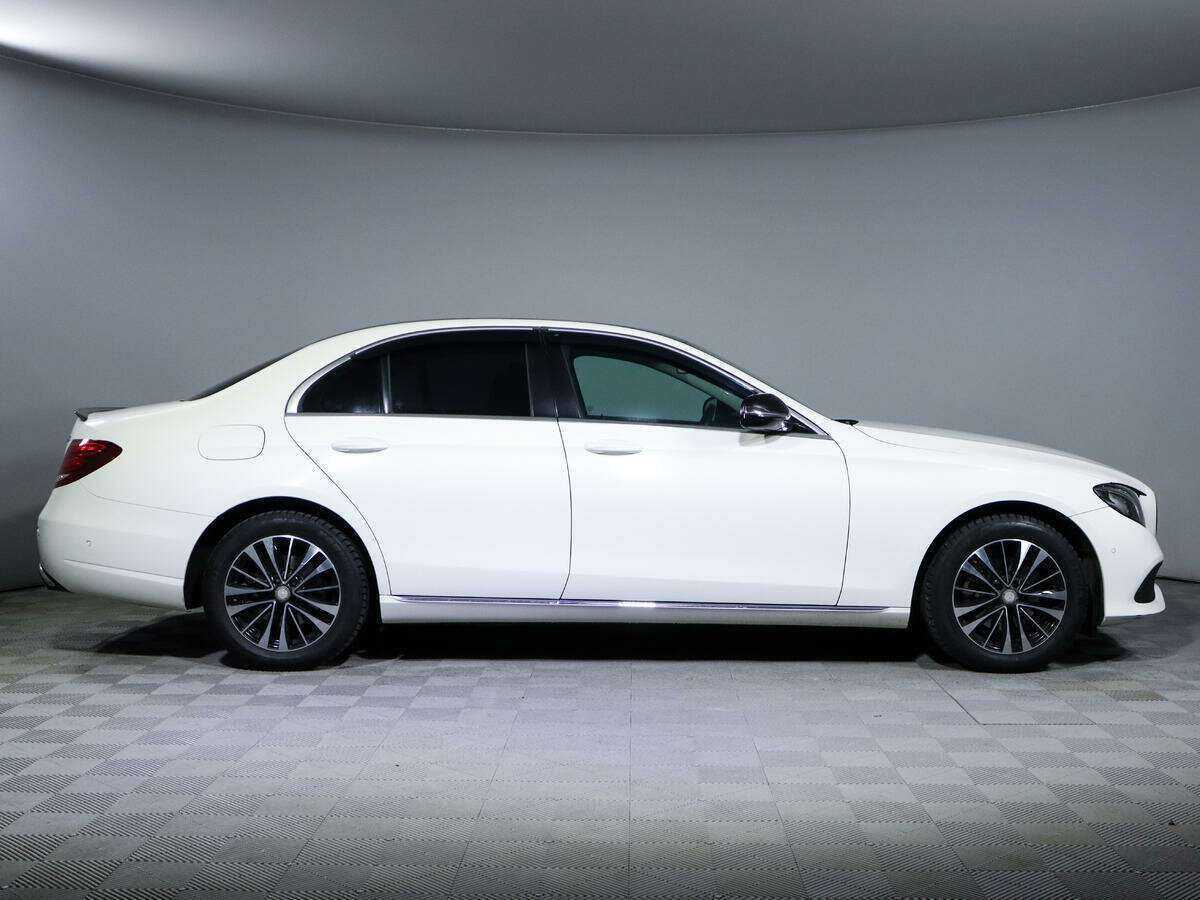 Купить Mercedes-Benz E-Класс с пробегом. Фото: #3