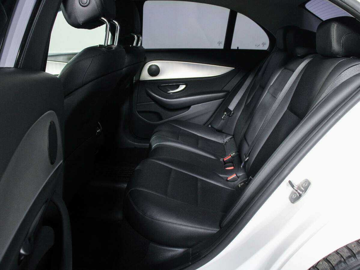 Купить Mercedes-Benz E-Класс с пробегом. Фото: #9