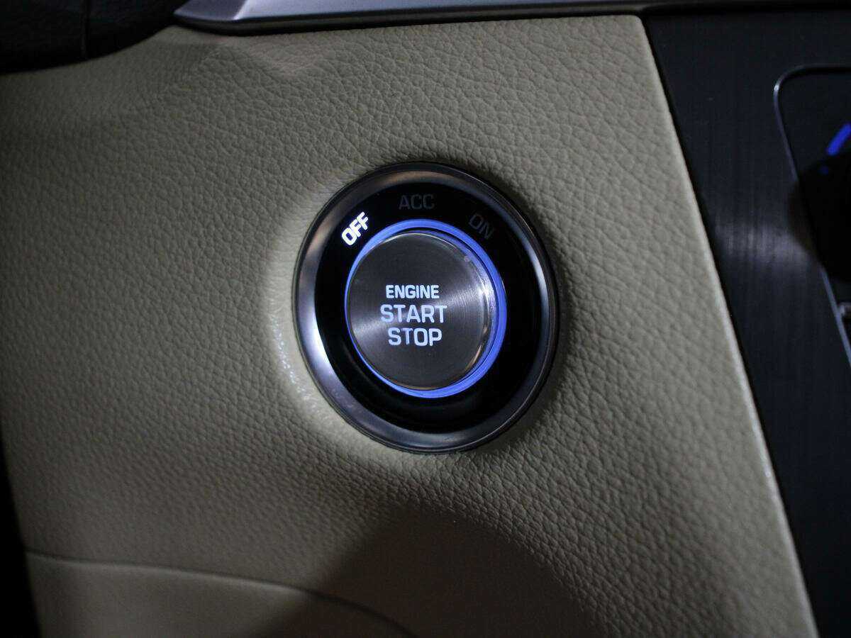 Купить Hyundai Genesis с пробегом. Фото: #19