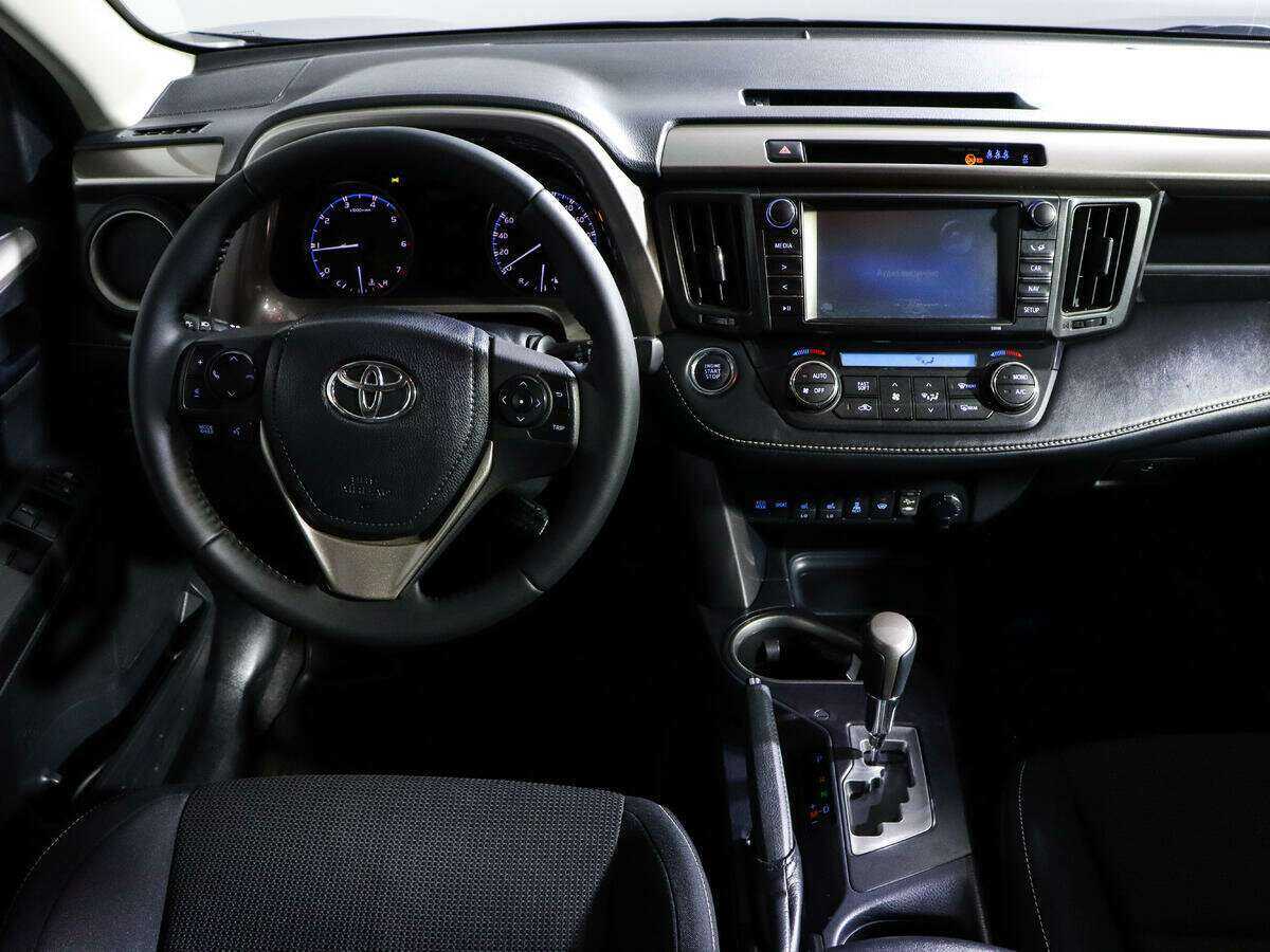 Купить Toyota RAV4 с пробегом. Фото: #9