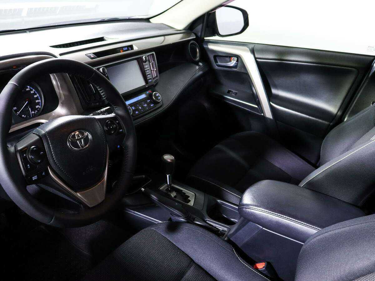 Купить Toyota RAV4 с пробегом. Фото: #11