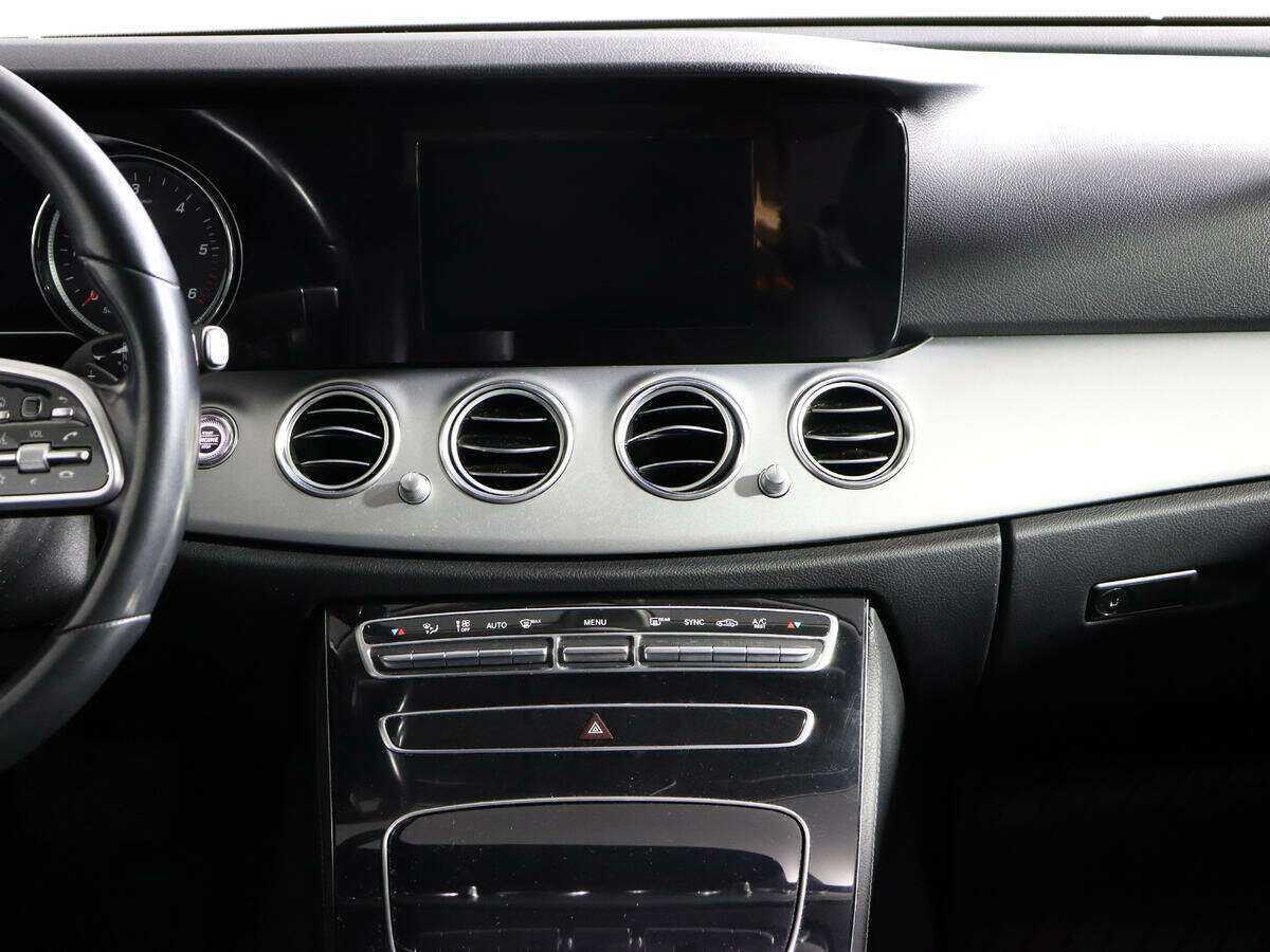 Купить Mercedes-Benz E-Класс с пробегом. Фото: #10