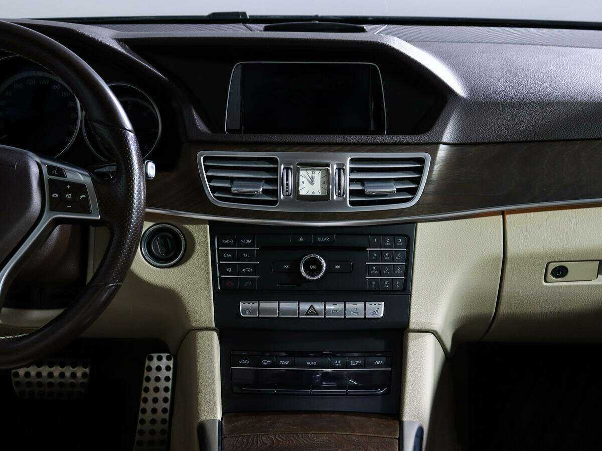 Купить Mercedes-Benz E-Класс с пробегом. Фото: #10