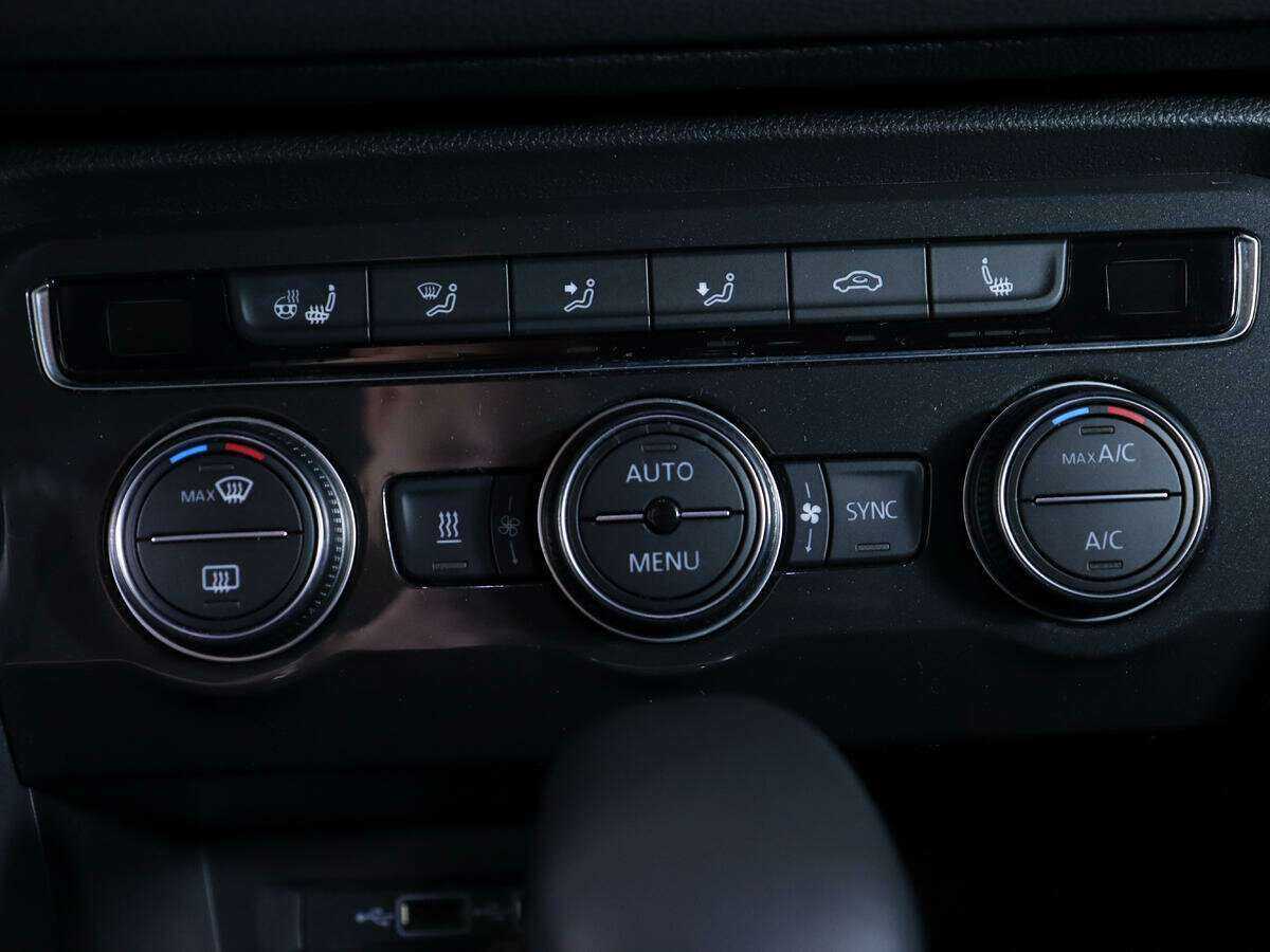 Купить Volkswagen Tiguan с пробегом. Фото: #15