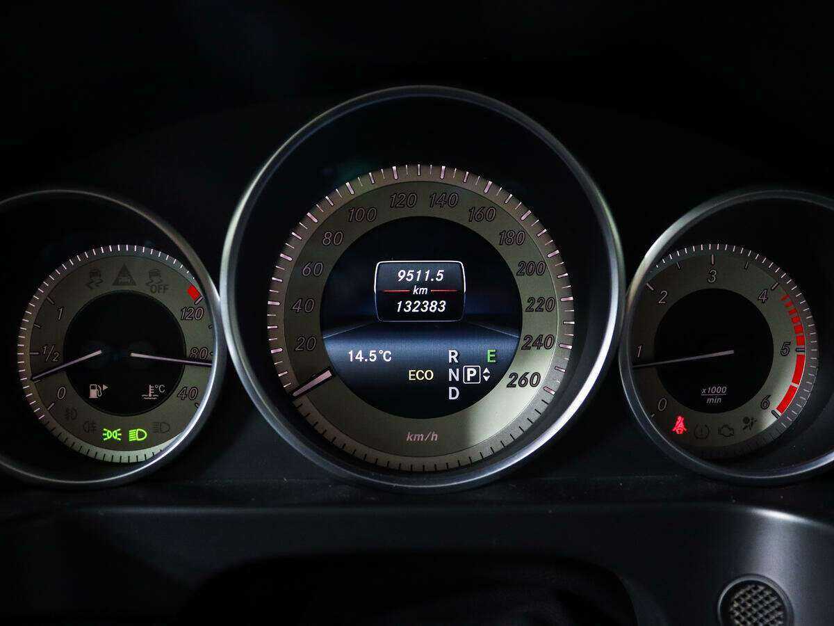 Купить Mercedes-Benz E-Класс с пробегом. Фото: #10