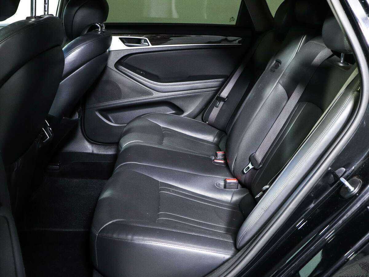 Купить Hyundai Genesis с пробегом. Фото: #8