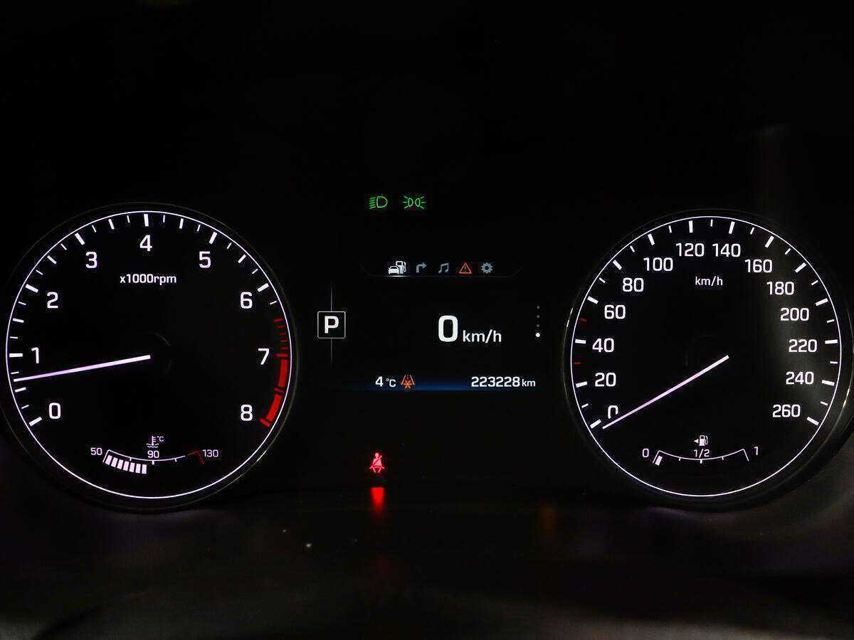 Купить Hyundai Genesis с пробегом. Фото: #9