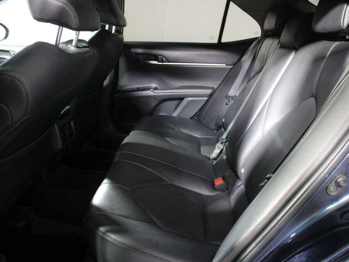 Купить Toyota Camry с пробегом. Фото: #6
