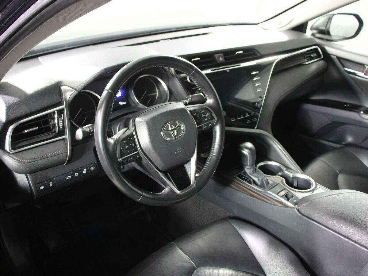 Купить Toyota Camry с пробегом. Фото: #10