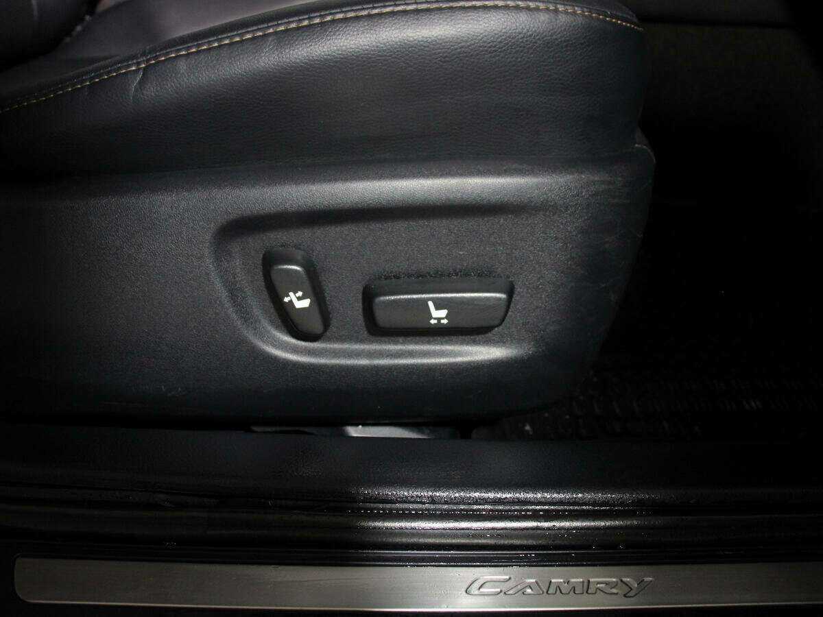 Купить Toyota Camry с пробегом. Фото: #14