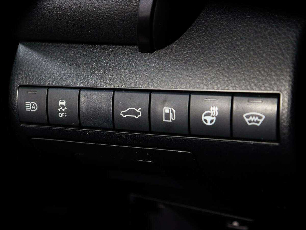 Купить Toyota Camry с пробегом. Фото: #18