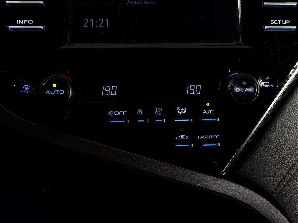 Купить Toyota Camry с пробегом. Фото: #22