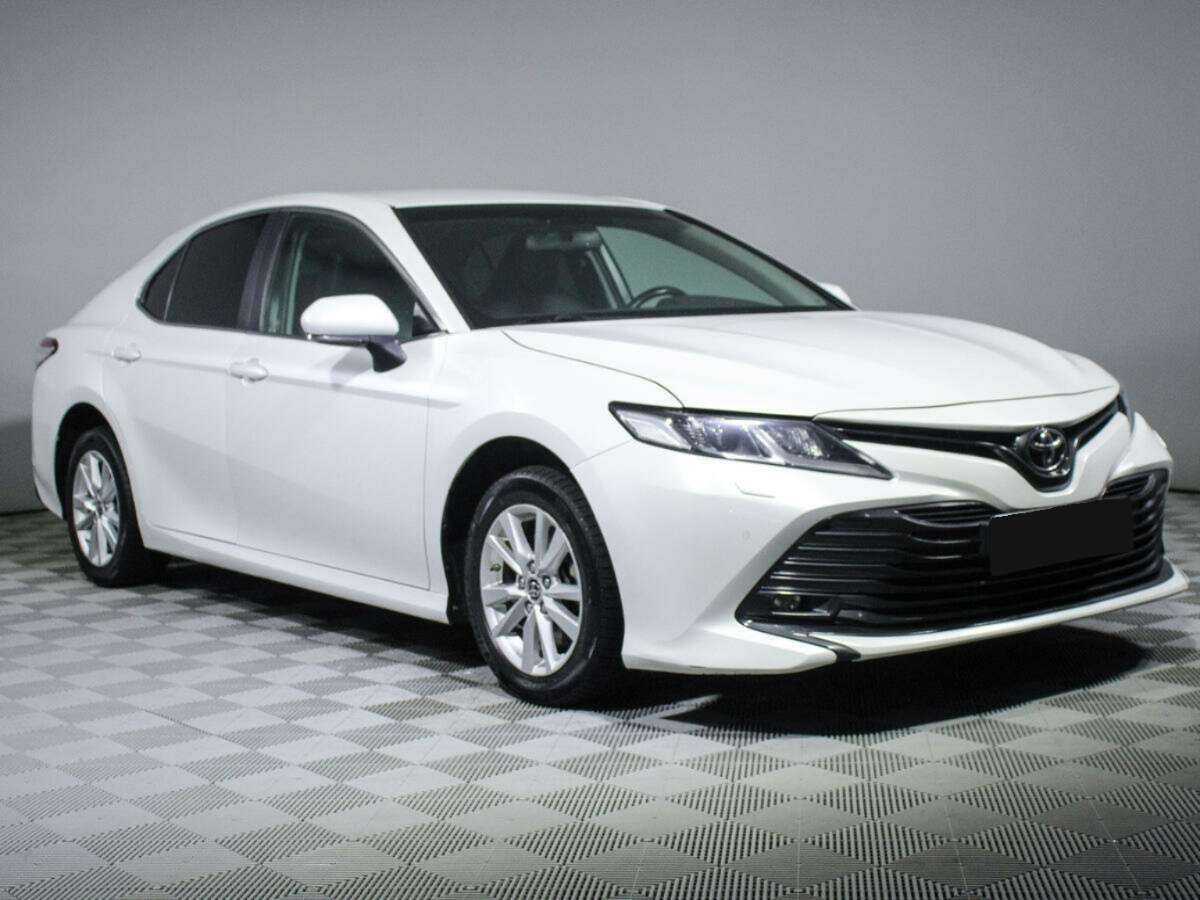Купить Toyota Camry с пробегом. Фото: #2