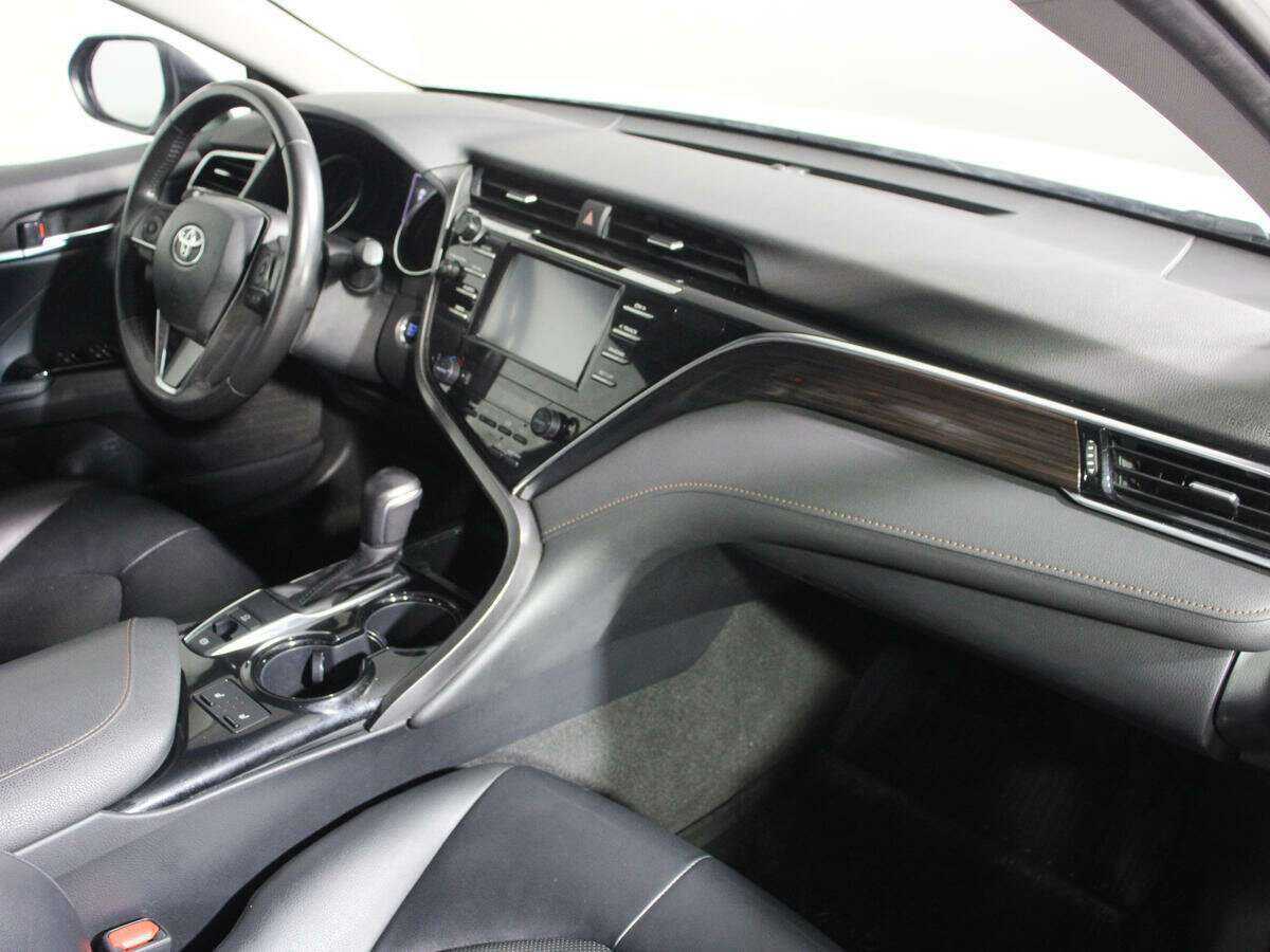 Купить Toyota Camry с пробегом. Фото: #8