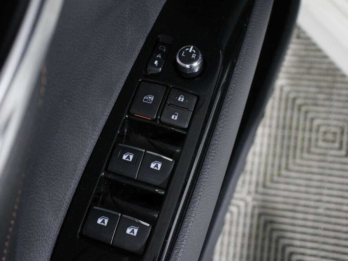 Купить Toyota Camry с пробегом. Фото: #17