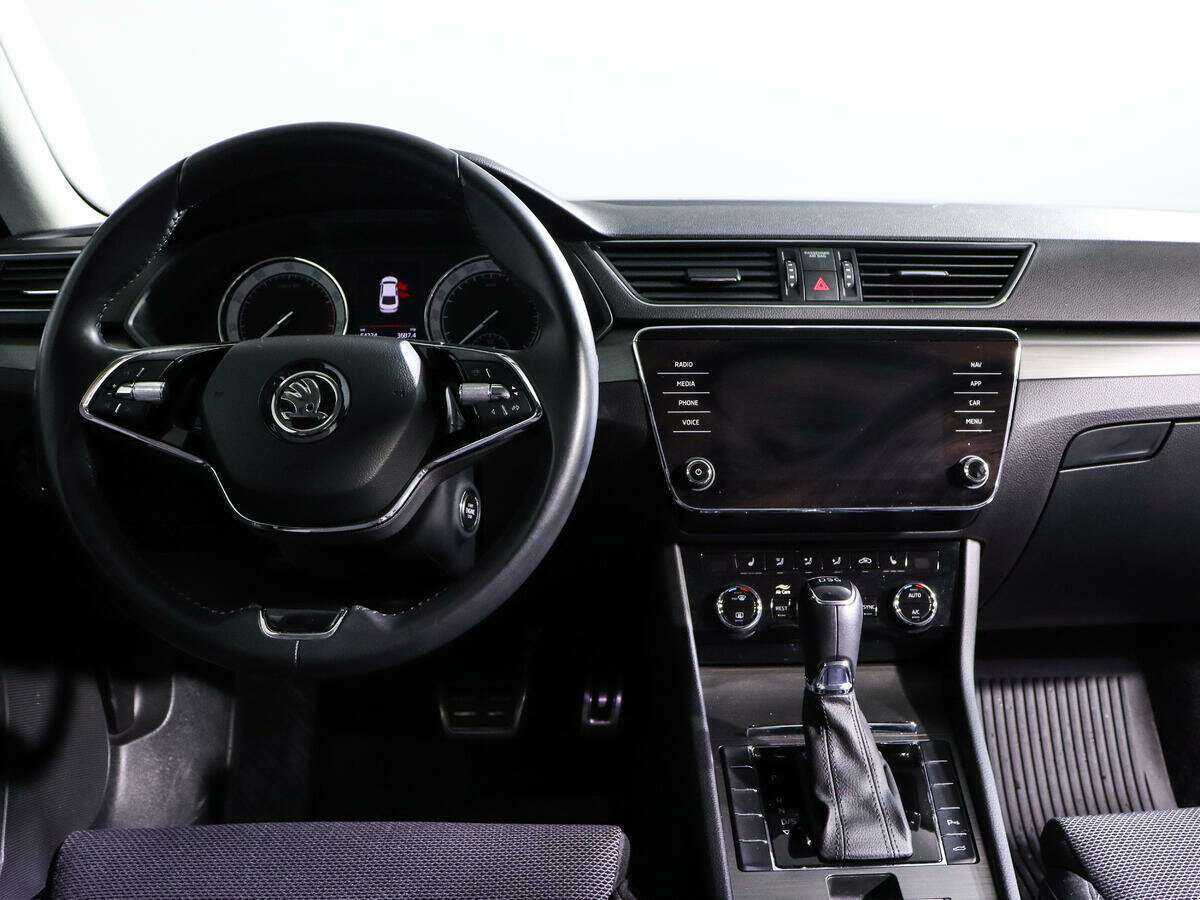 Купить Skoda Superb с пробегом. Фото: #10