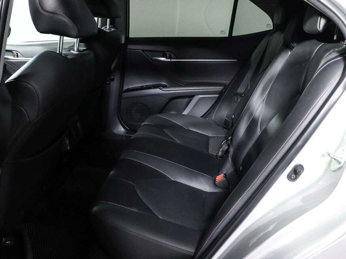 Купить Toyota Camry с пробегом. Фото: #9