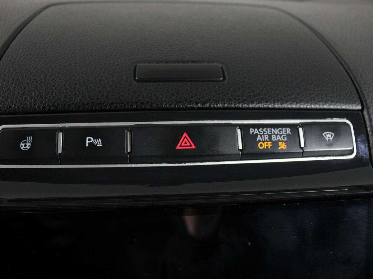 Купить Volkswagen Touareg с пробегом. Фото: #23