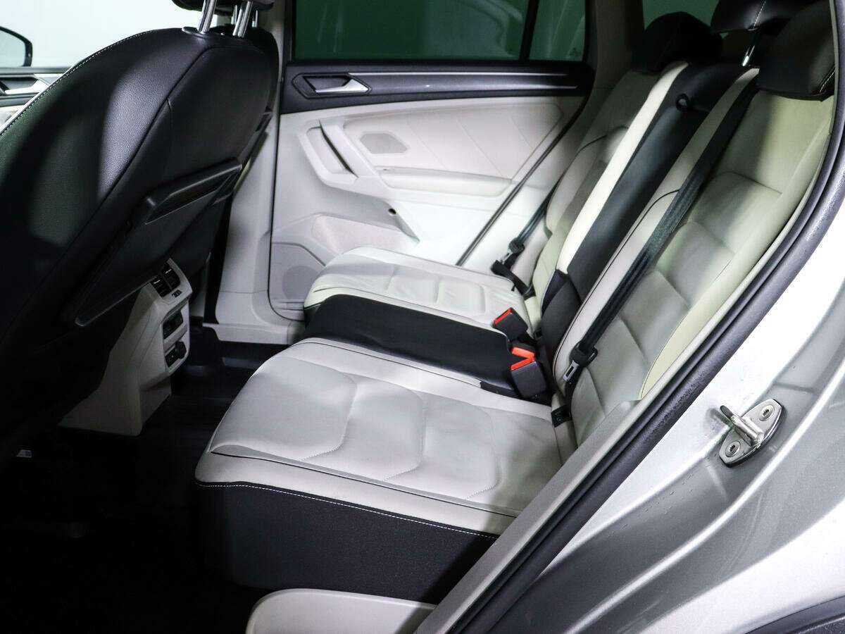 Купить Volkswagen Tiguan с пробегом. Фото: #9