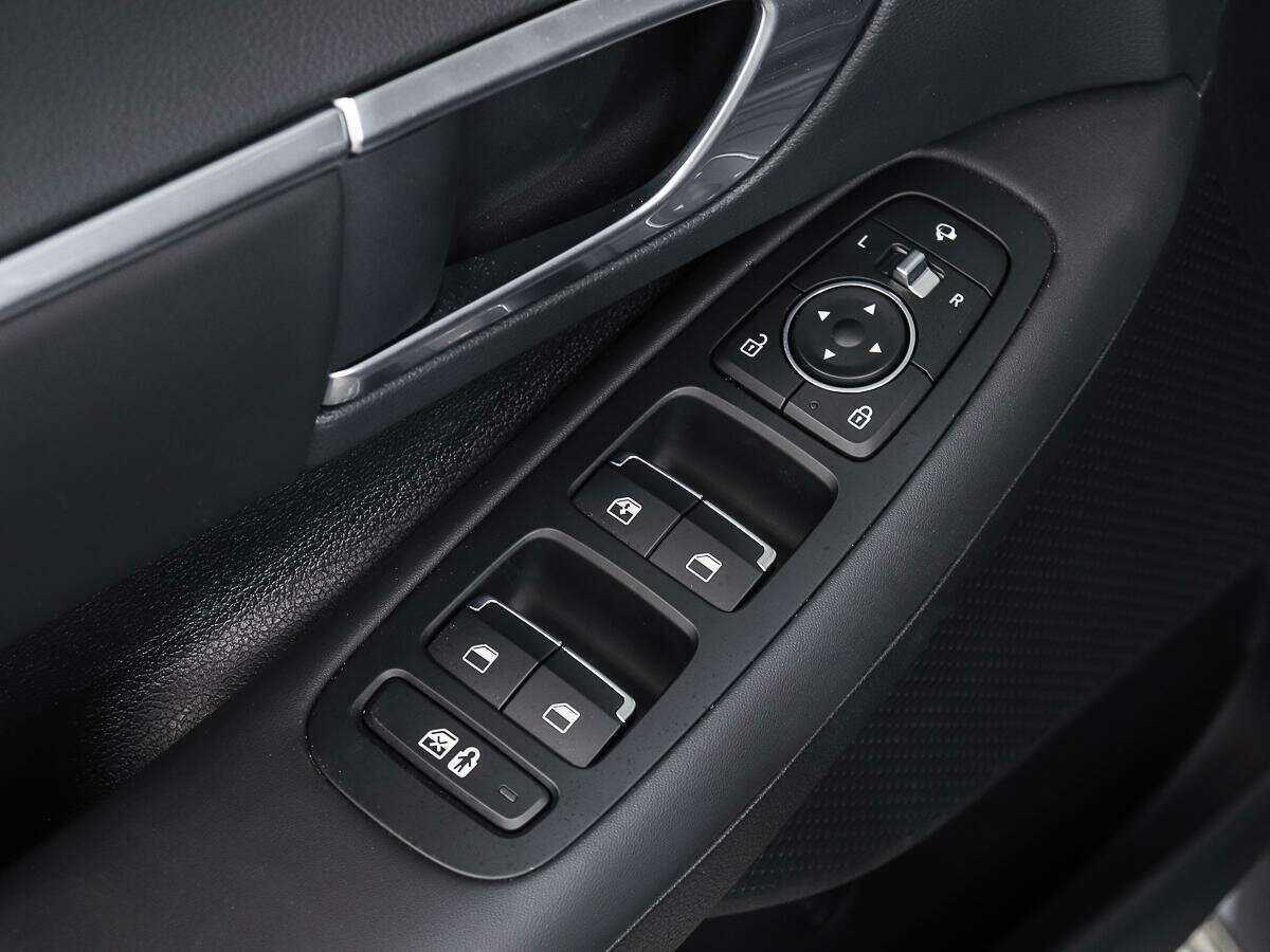 Купить Hyundai Sonata с пробегом. Фото: #17