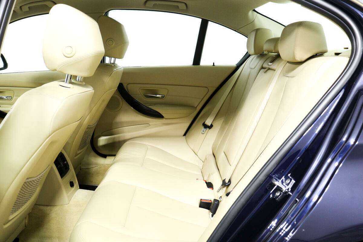 Купить BMW 3 серии с пробегом. Фото: #11