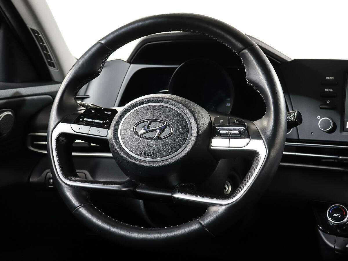 Купить Hyundai Elantra с пробегом. Фото: #13