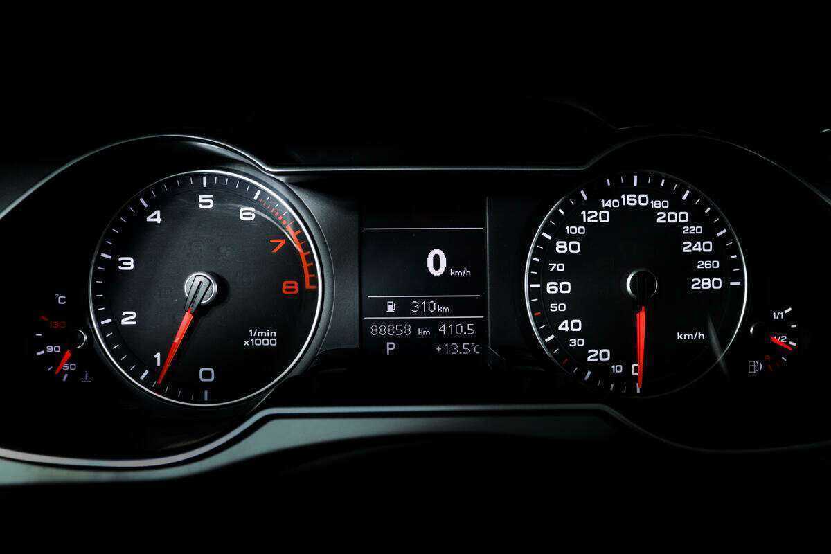 Купить Audi A4 с пробегом. Фото: #5