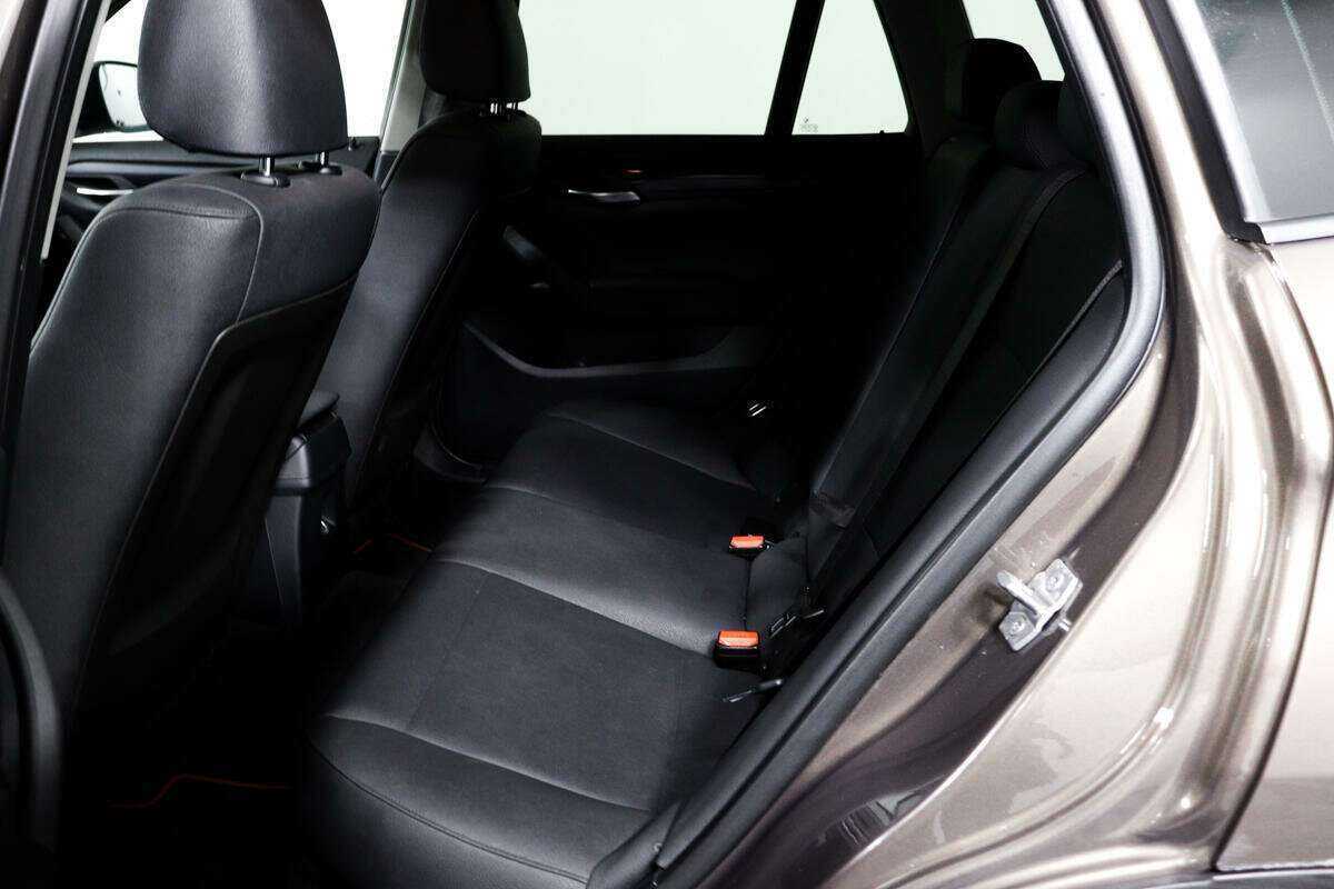 Купить BMW X1 с пробегом. Фото: #11