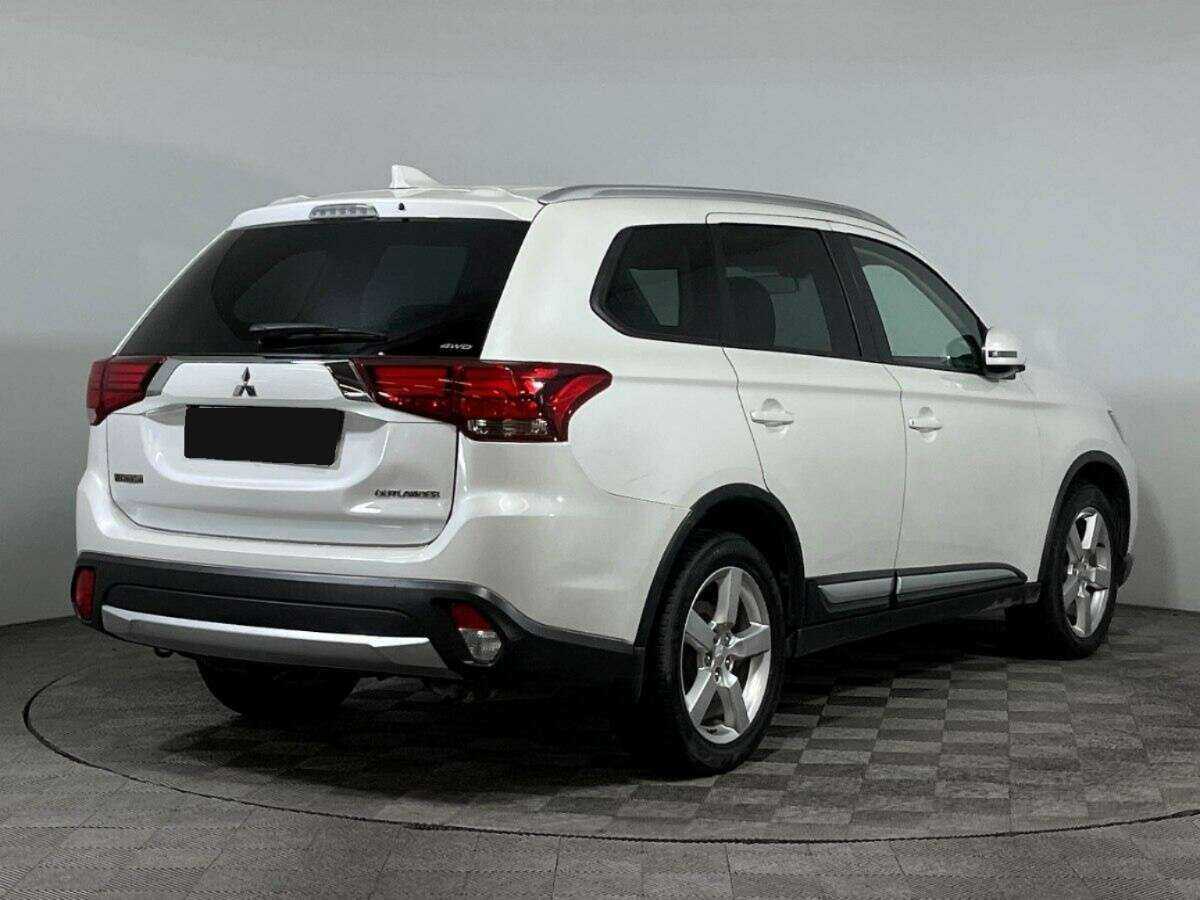 Купить Mitsubishi Outlander с пробегом. Фото: #4