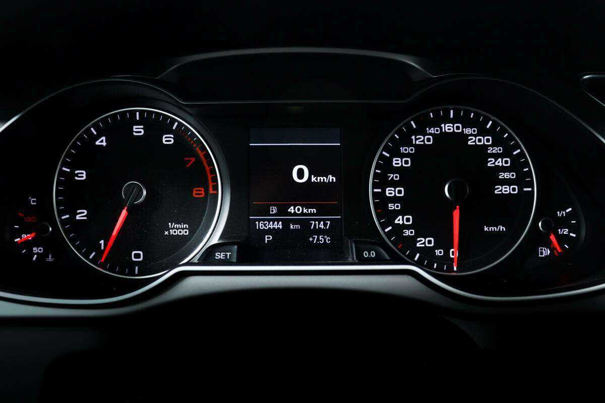 Купить Audi A4 с пробегом. Фото: #7