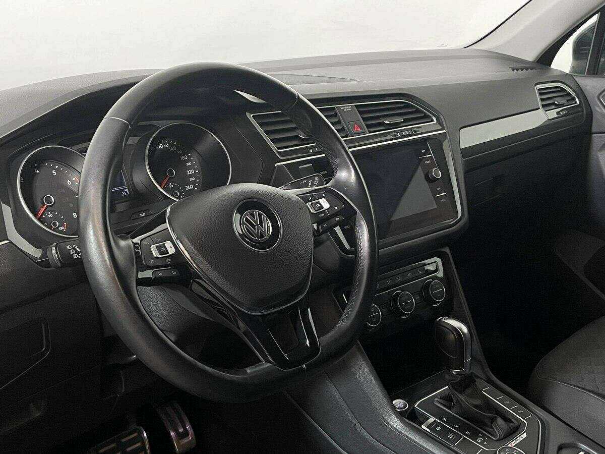 Купить Volkswagen Tiguan с пробегом. Фото: #14