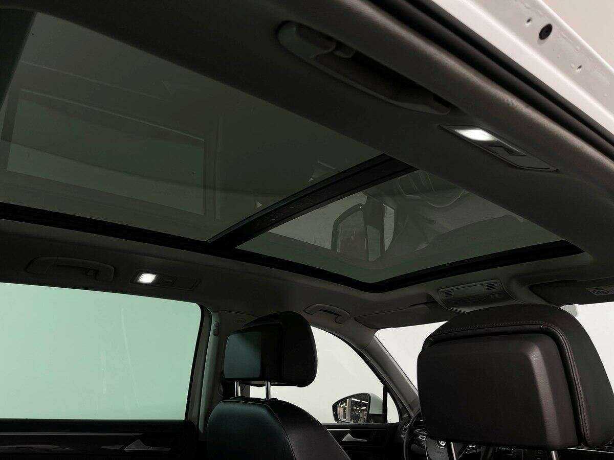 Купить Volkswagen Tiguan с пробегом. Фото: #12