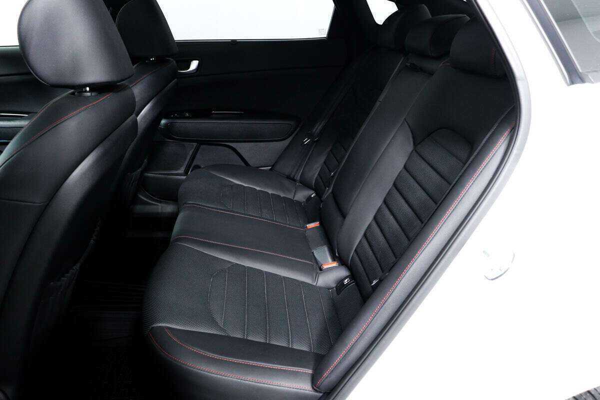 Купить Kia Optima с пробегом. Фото: #11