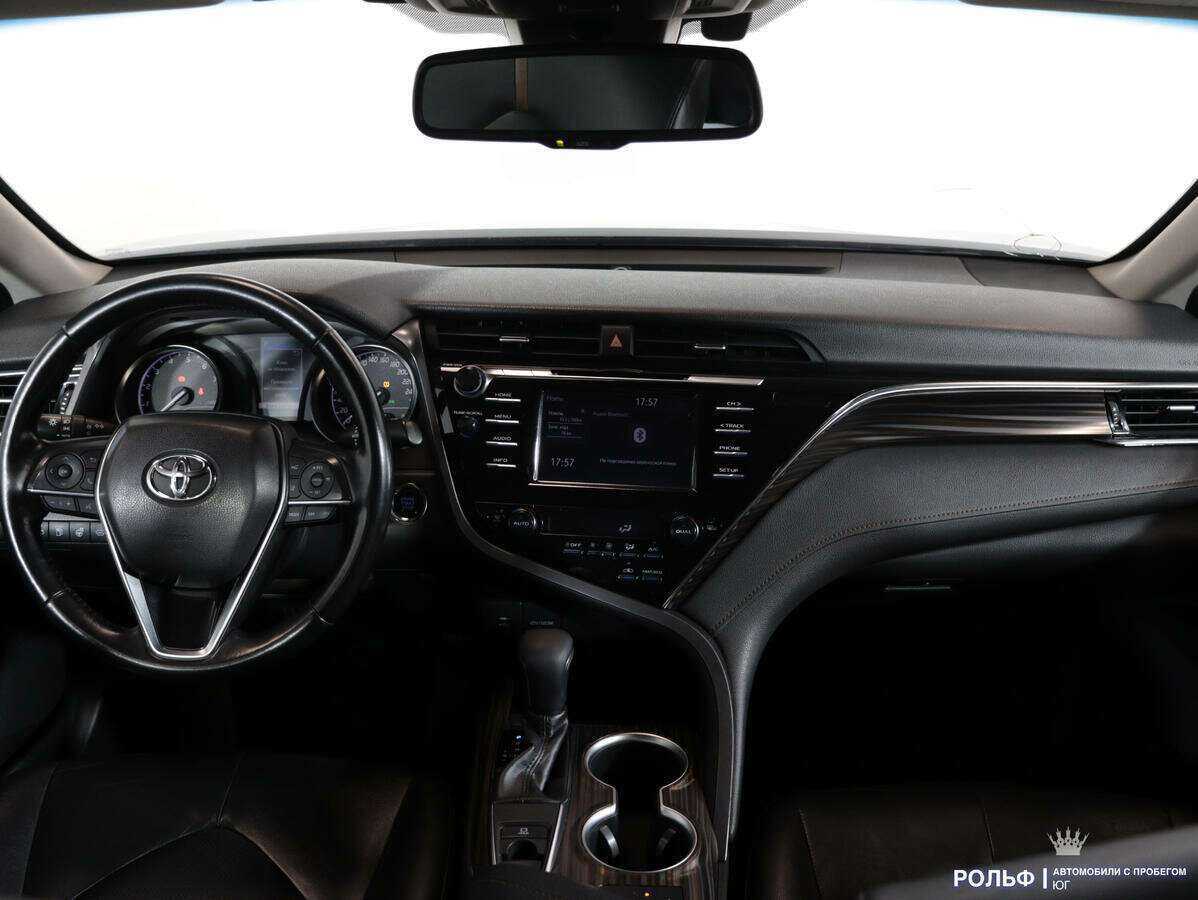 Купить Toyota Camry с пробегом. Фото: #10