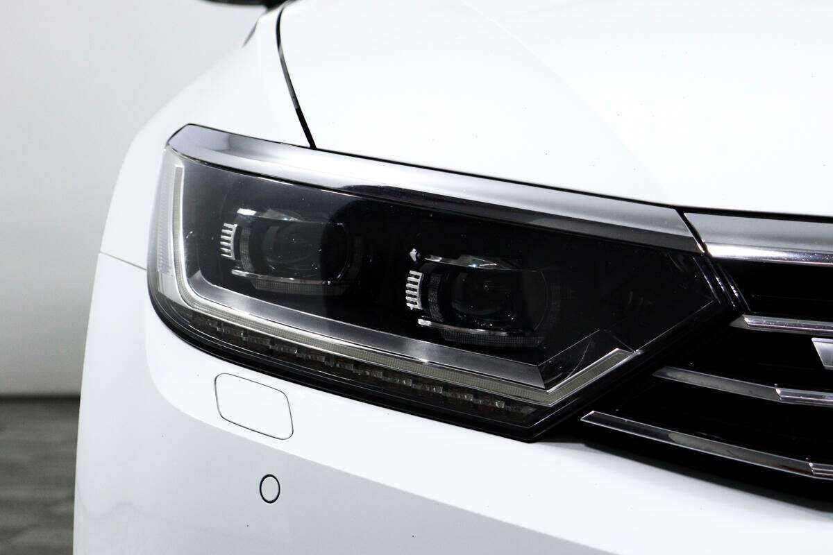 Купить Volkswagen Passat с пробегом. Фото: #13