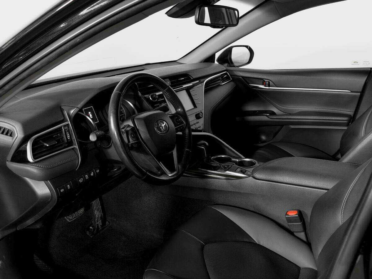 Купить Toyota Camry с пробегом. Фото: #14