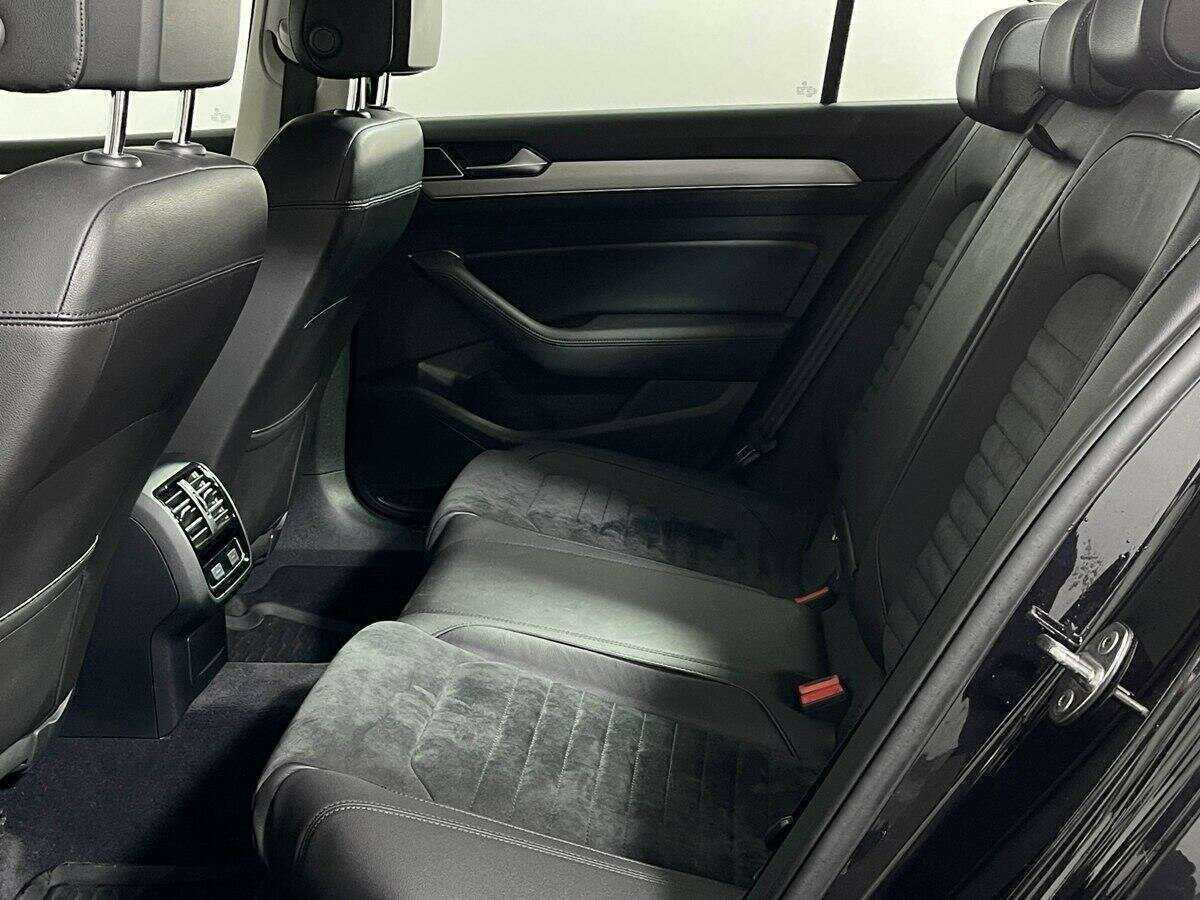 Купить Volkswagen Passat с пробегом. Фото: #9