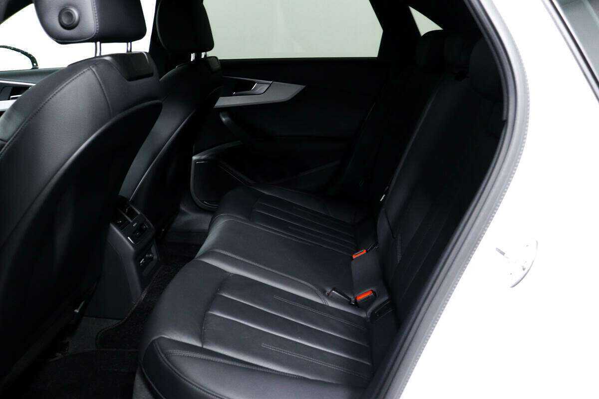 Купить Audi A4 с пробегом. Фото: #11