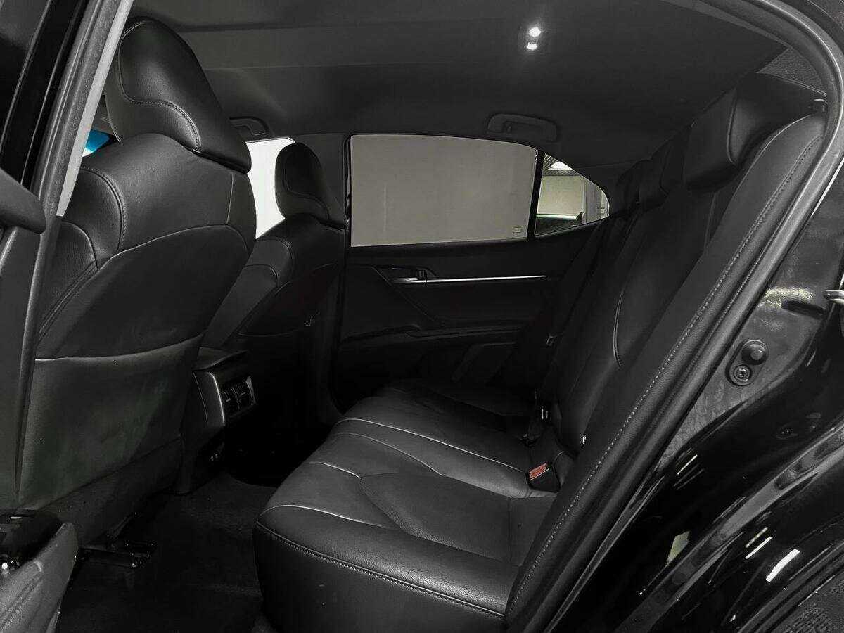 Купить Toyota Camry с пробегом. Фото: #8
