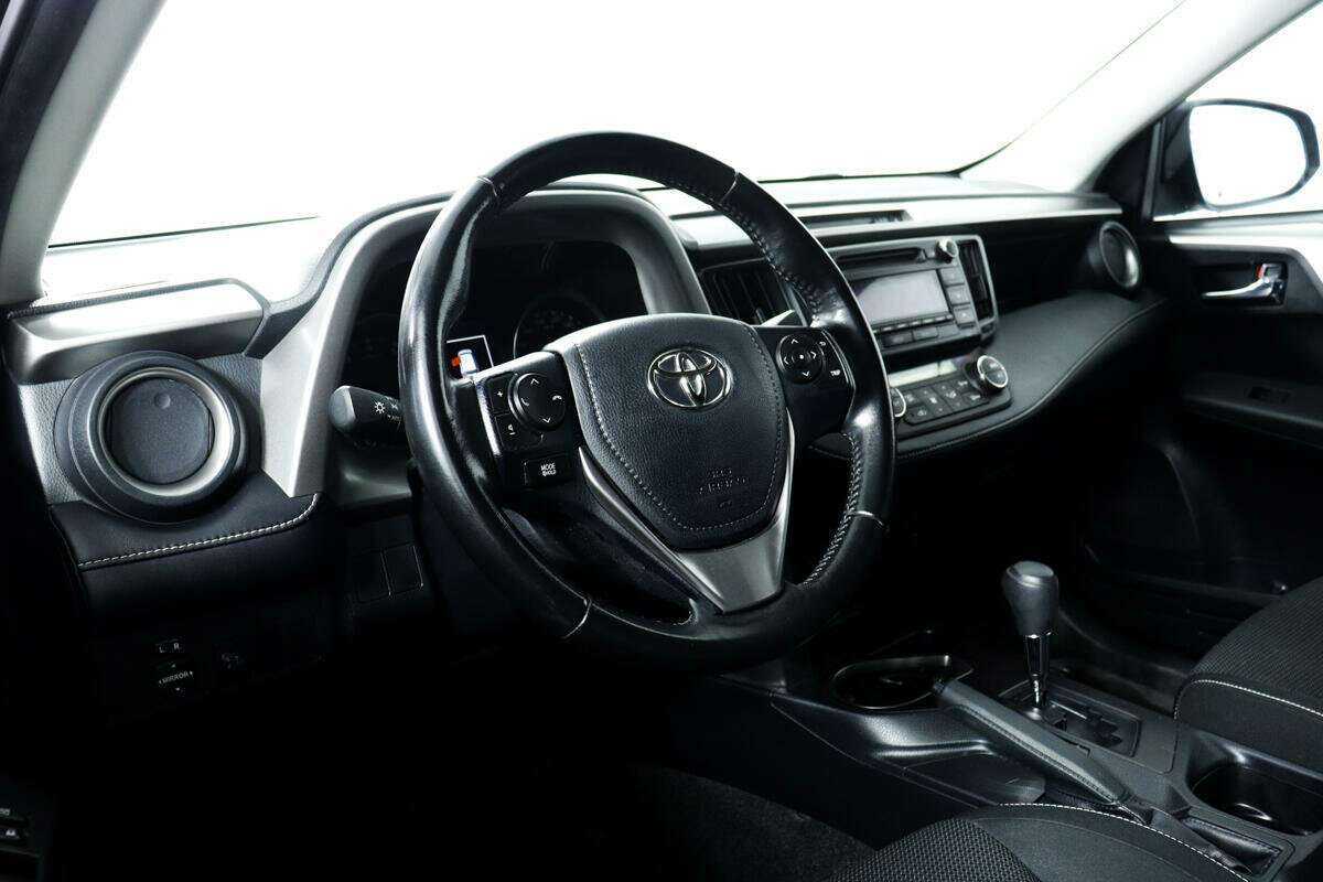 Купить Toyota RAV4 с пробегом. Фото: #11