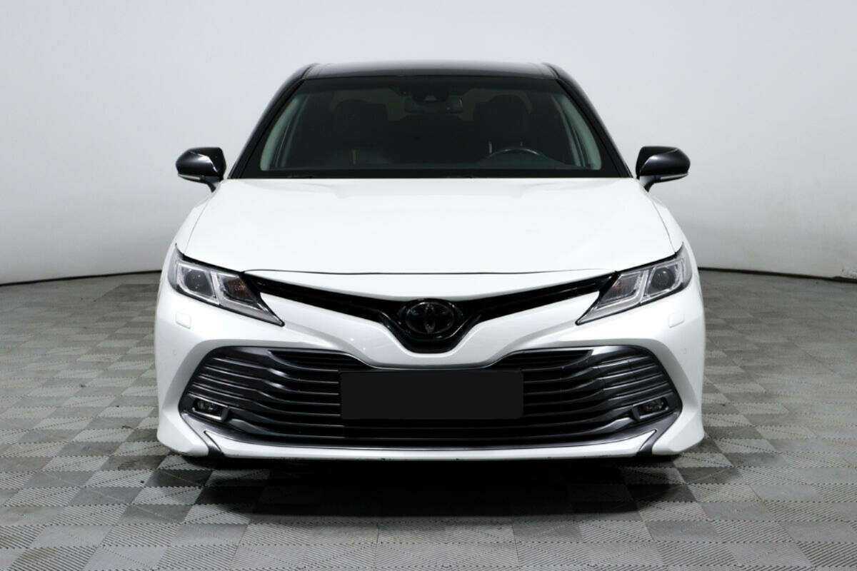 Купить Toyota Camry с пробегом. Фото: #1