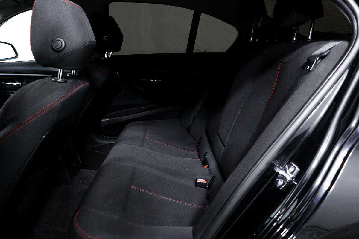 Купить BMW 3 серии с пробегом. Фото: #11