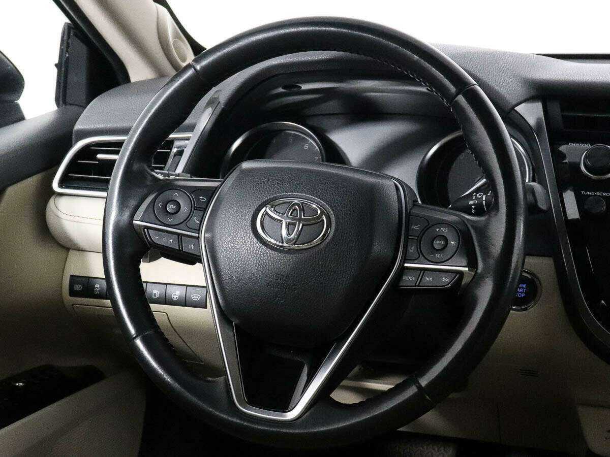 Купить Toyota Camry с пробегом. Фото: #11