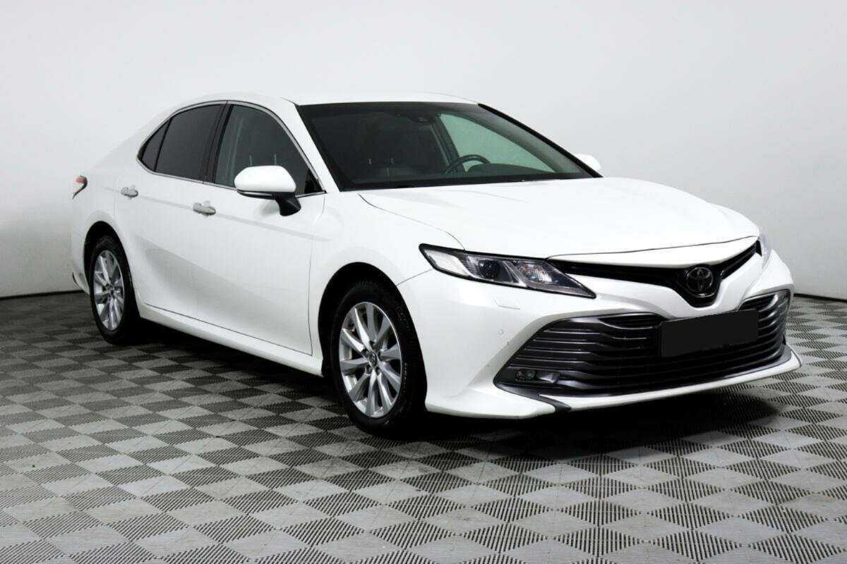 Купить Toyota Camry с пробегом. Фото: #2