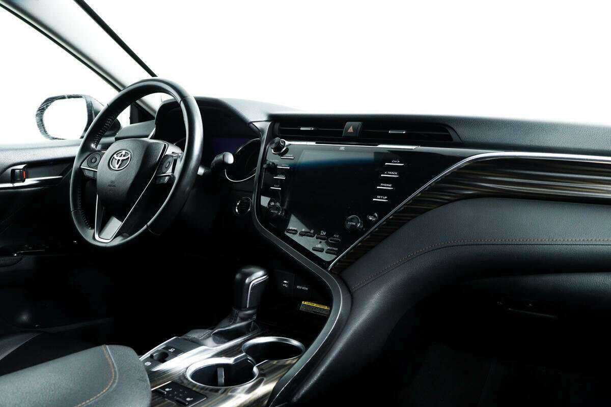 Купить Toyota Camry с пробегом. Фото: #8